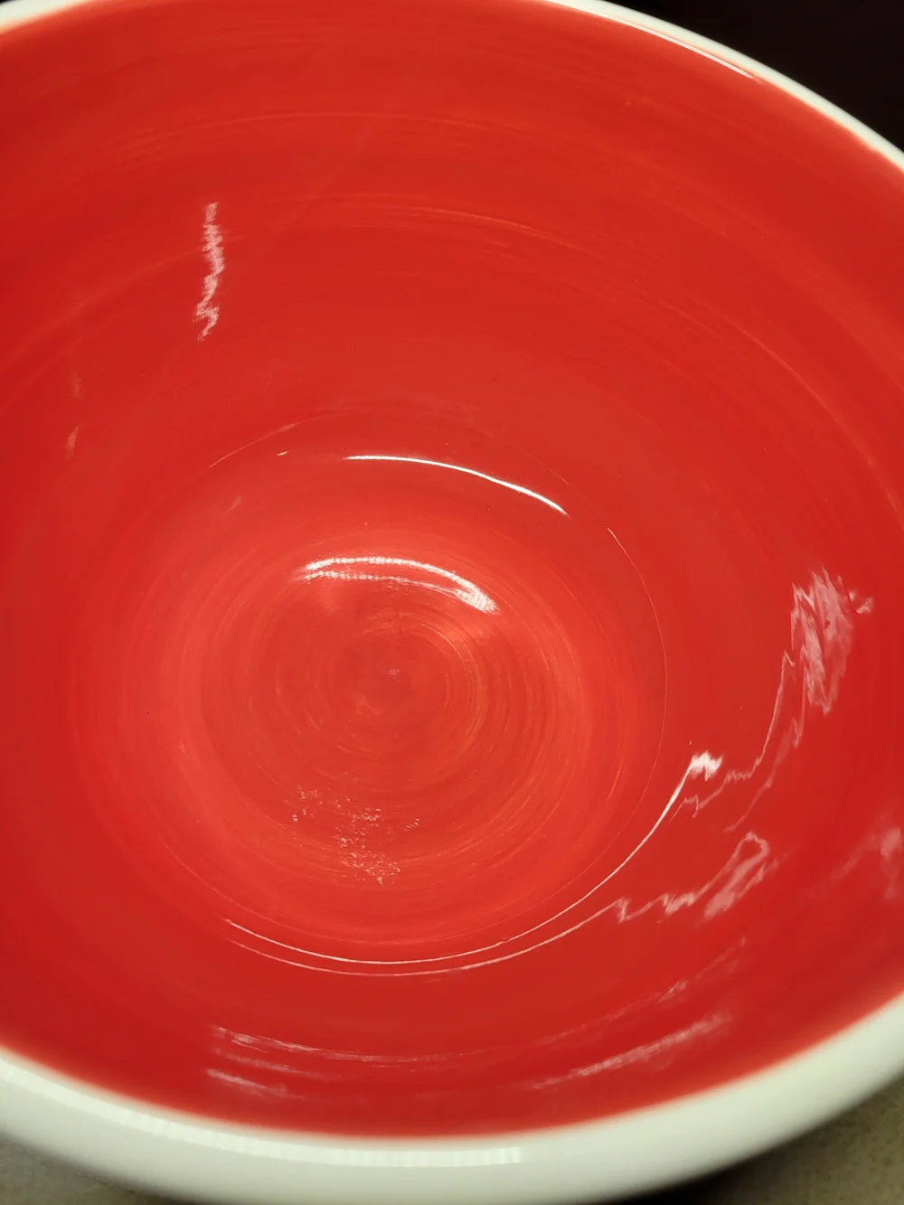 Mayfair & Jackson Two-Tone Ceramic Serving Bowl – White & Vibrant Red Interior - Picture 2 of 6